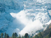 An avalanche on Gangapurna glacier